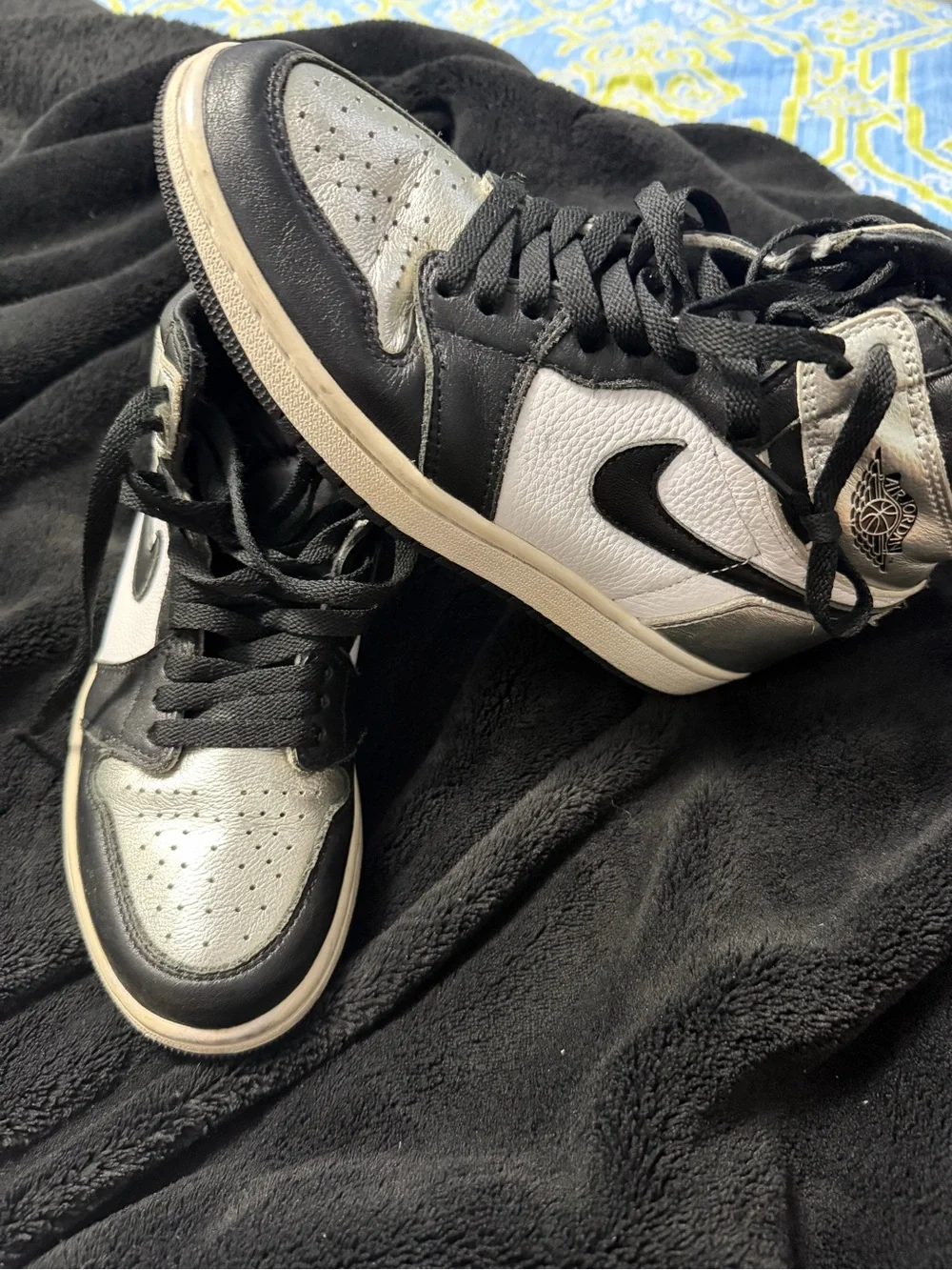 Jordan Kids Black and Silver High-Top Sneakers